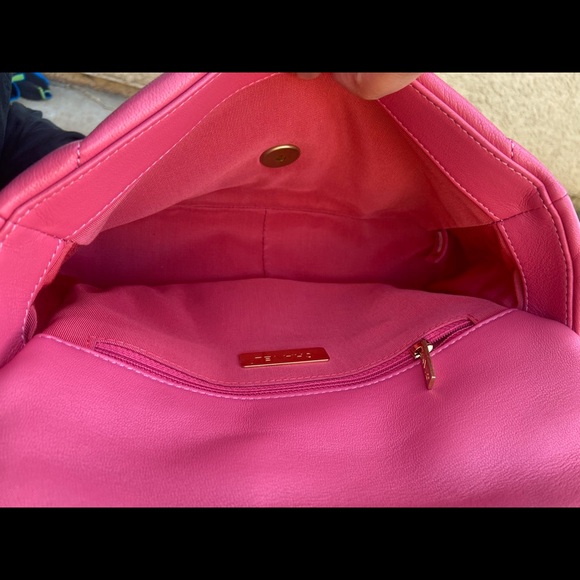 Chanel 19 - Picture 13 of 16